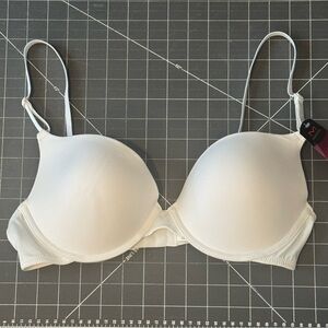 Maidenform White Shaping Support Bra 38C NWT